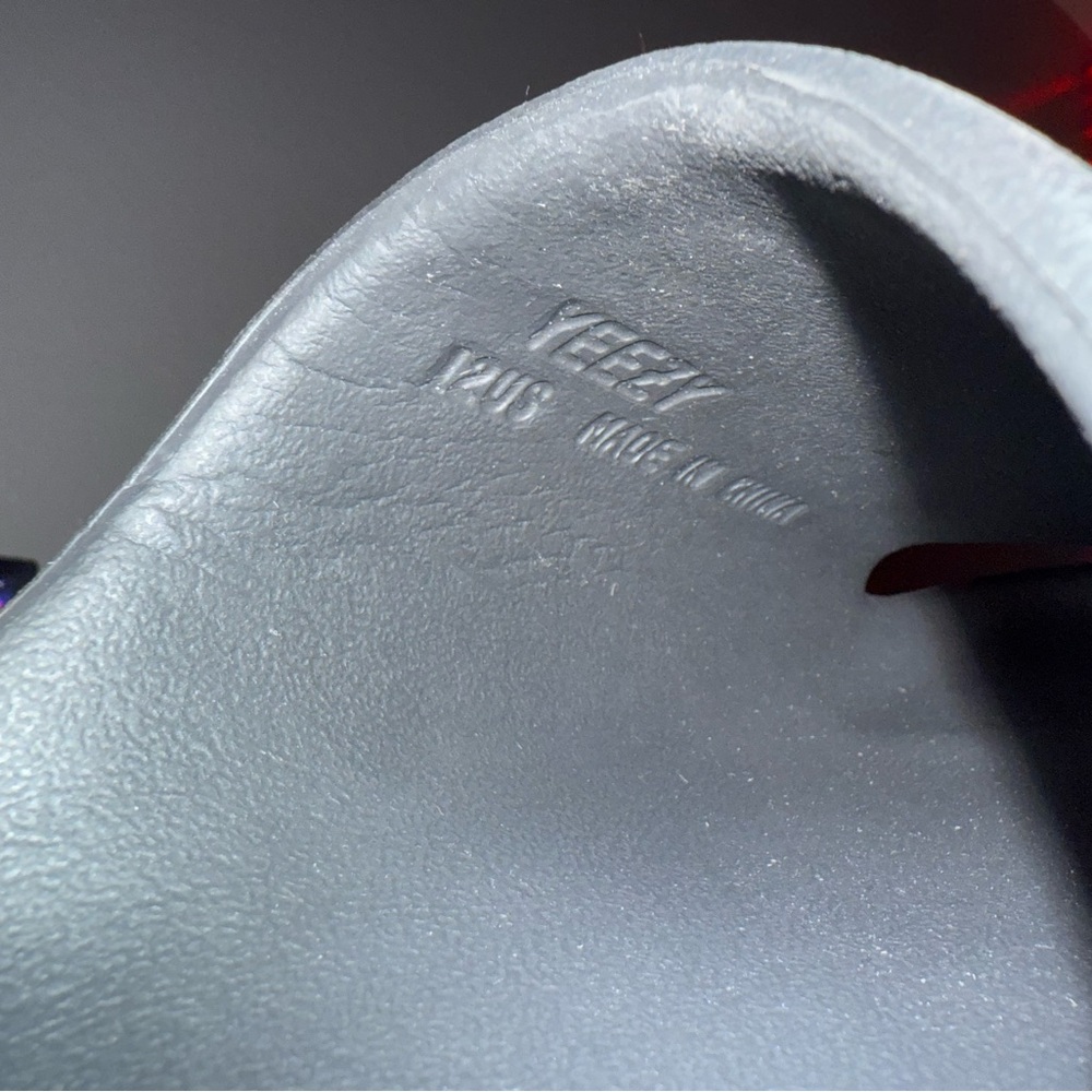 Adidas Yeezy onyx slides - Picture 5 of 5